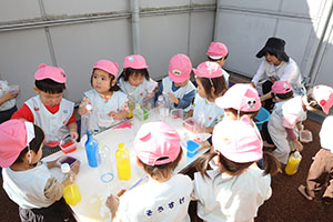 色水あそび　ひよこ