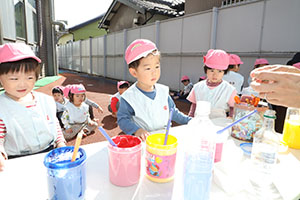 色水あそび　ひよこ