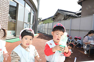 色水あそび　ひよこ