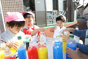 色水あそび　ひよこ