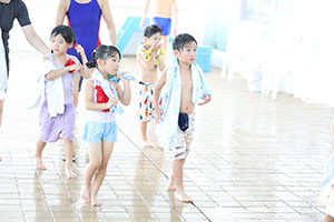 スイミングクラブへ行きました　ひまわり・さくら・たんぽぽ　NO．2