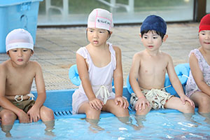 スイミングクラブへ行きました　ひまわり・さくら・たんぽぽ　NO．1