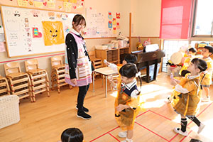 お菓子探し　ハッピーハロウィン🎃　りす・うさぎ