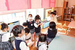 お菓子探し　ハッピーハロウィン🎃　りす・うさぎ