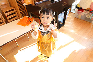 お菓子探し　ハッピーハロウィン🎃　りす・うさぎ