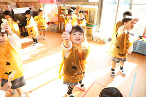 お菓子探し　ハッピーハロウィン🎃　りす・うさぎ