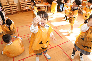 お菓子探し　ハッピーハロウィン🎃　りす・うさぎ