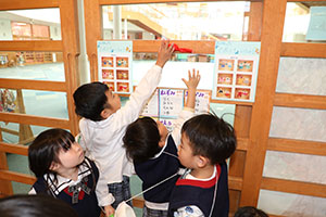 お菓子探し　ハッピーハロウィン🎃　ことり・こあら