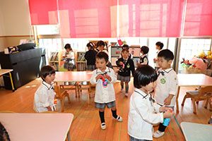 お菓子探し　ハッピーハロウィン🎃　ことり・こあら