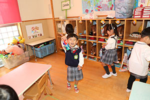 お菓子探し　ハッピーハロウィン🎃　ことり・こあら