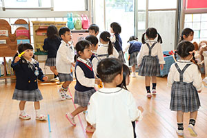 お菓子探し　ハッピーハロウィン🎃　ことり・こあら