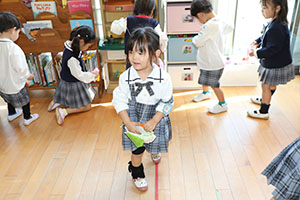 お菓子探し　ハッピーハロウィン🎃　ことり・こあら