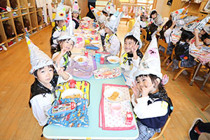 お菓子探し　ハッピーハロウィン🎃　ぱんだ・きりん