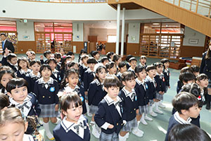 エンゼルドームで記念撮影　年長