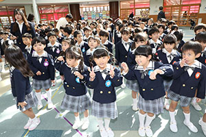 エンゼルドームで記念撮影　年長