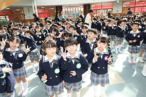 エンゼルドームで記念撮影　年長