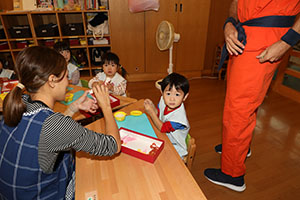 ミノムシの制作　あひる