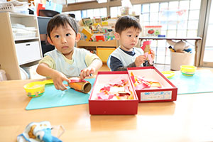 ミノムシの制作　あひる