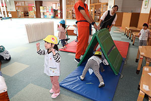 みんなで自由あそび　2歳児クラス