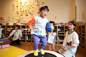 みんなで自由あそび　2歳児クラス