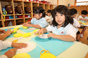 冬の制作　雪だるま　さくら