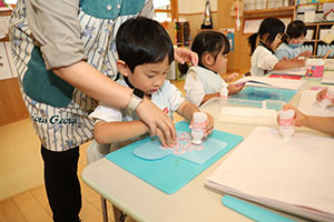 冬の制作　ブーツ　たんぽぽ