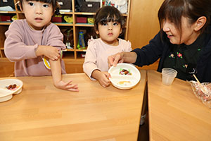 どんぐりのバッジ　あひる