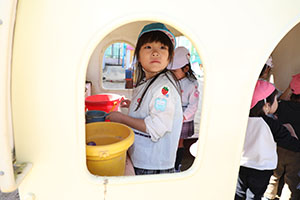 園庭遊び　年中Bチーム・2歳児クラス　NO．2