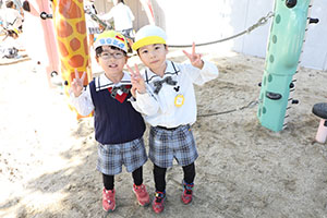 園庭遊び　年中Bチーム・2歳児クラス　NO．1