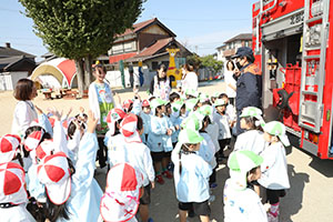 避難訓練　ー消防車がやってきたー　　NO.2