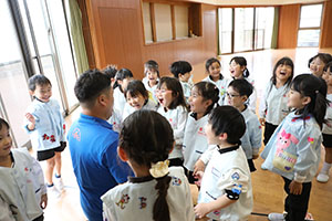 体操教室　ーボール投げー　たんぽぽ