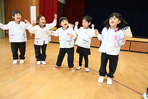 体操教室　ーボール投げー　たんぽぽ