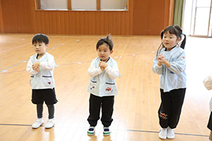 体操教室　ーボール投げー　たんぽぽ