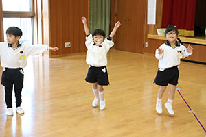 体操教室　ーボール投げー　ひまわり