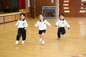 体操教室　ーボール投げー　ひまわり