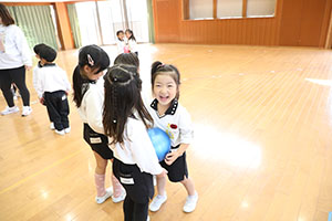 体操教室　ーボール投げー　ひまわり