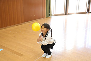 体操教室　ーボール投げー　ひまわり