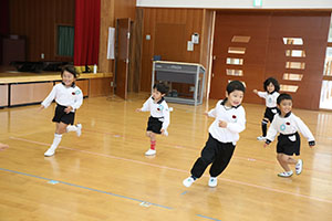 体操教室　ーボール投げー　さくら