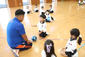 体操教室　ーボール投げー　さくら