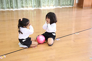 体操教室　ーボール投げー　さくら