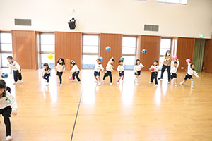 体操教室　ーボール投げー　さくら