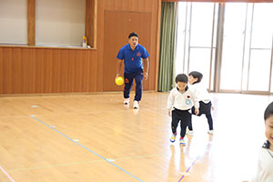 体操教室　ーボール投げー　さくら