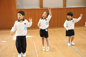 体操教室　ーボール投げー　さくら