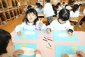 勤労感謝の日の制作　たんぽぽ