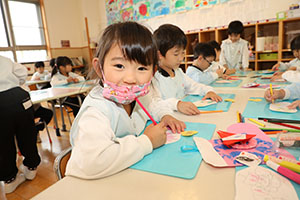 勤労感謝の日の制作　たんぽぽ