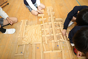 お化け屋敷作り　B