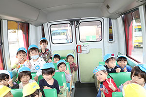 汽車バスに乗りました🚌　2歳児クラス