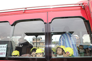 汽車バスに乗りました🚌　2歳児クラス