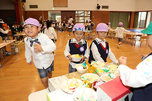 フードコートごっこ楽しかったね　すみれ・E・A