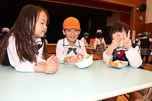 フードコートごっこ楽しかったね　すみれ・E・A